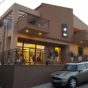 Aloe Hotel